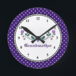 Großmutter Clock Runde Wanduhr<br><div class="desc">Eine Uhr speziell für Großmutter,  schön zum Muttertag,  Geburtstag,  Weihnachten oder einfach nur aus Gründen.  Farbenfrohe Polka Punkttrimmer können mit den Vorlagenwerkzeugen auf eine feste Farbe umgeschaltet werden.   Kann auch personalisiert werden,  wenn gewünscht.  Sie wird dieses einzigartige Geschenk Liebe!</div>