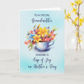 Großmutter-Cup der Freude und der Blume am Muttert Karte (Gelbe Blume)
