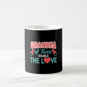 Großmutter der Zwillinge verdoppeln die Liebe, Kaffeetasse