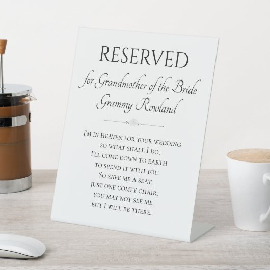 Großmutter des Brautdenkmals Rettete einen Sitz Sockelschild (In SItu)