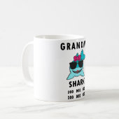 Großmutter-Haifisch-Tasse, Doo Doo Doo lustige Kaffeetasse (Vorderseite Links)