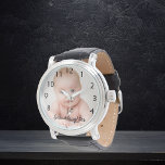 Großvater-Foto Armbanduhr<br><div class="desc">Ein Geschenk oder Beibehaltung eines Neugeborenen, Großväter, Großvaters erste Enkelin. Vorlage für Ihr eigenes Foto. Schwarze Buchstaben und der Text: 1. Enkelin. Handgeschriebenes Stilskript. Schwarze Uhrennummern von 8 bis 4.</div>