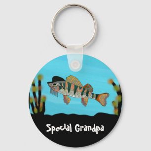 Großvater schaukelt Schlüsselanhänger