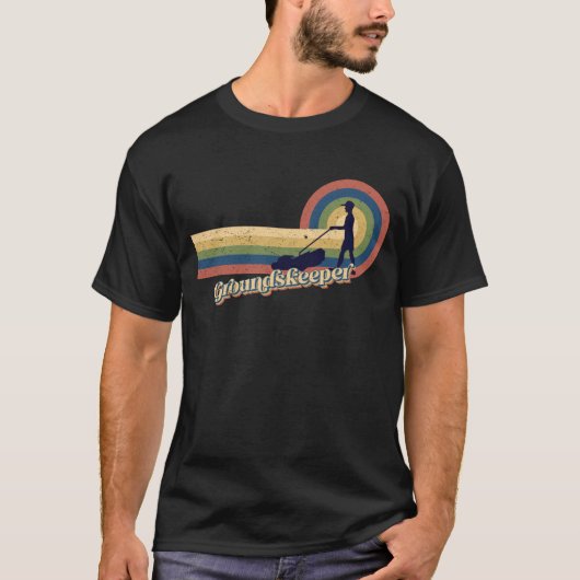 Groundskeeper gestörtes Retro-Vintages Thema T-Shirt (Vorderseite)