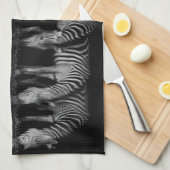 Group of Plains Zebra Drink Together at Night Geschirrtuch (Viertel Falte)