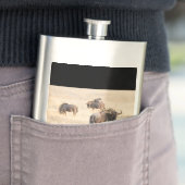 Group of Wildebeest Flachmann (Beispiel)