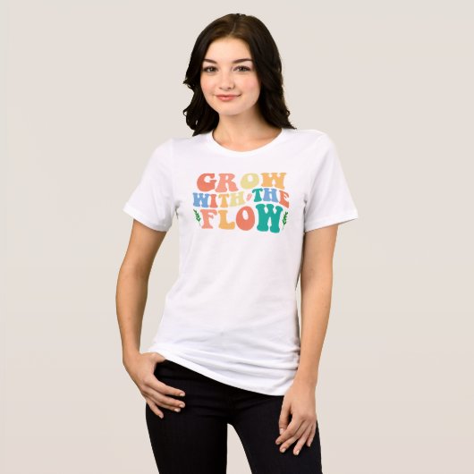 "Grow With The Flow" Retro 70s Typography Tri-Blend Shirt (Vorderseite voll)