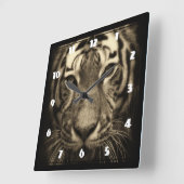 Growling Tiger Face in Sepia Tones Quadratische Wanduhr (Winkel)