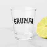Grumpa Funny Novelty Grumpy Grandpa Graphic Black Schnapsglas<br><div class="desc">Grumpa Funny Novelty für Grumpy Opa Graphic Shot Glass in Schwarz und Weiß</div>