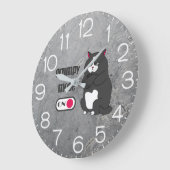 Grumpiger Modus bei lustiger, dicker Katze Große Wanduhr (Winkel)