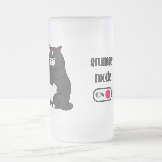 Grumpiger Modus bei lustiger, dicker Katze Mattglas Bierglas (Mittel)