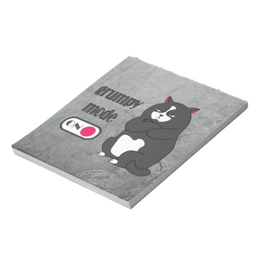 Grumpiger Modus bei lustiger, dicker Katze Notizblock (Rotiert)