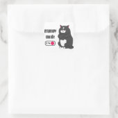 Grumpiger Modus bei lustiger, dicker Katze Quadratischer Aufkleber (Tasche)