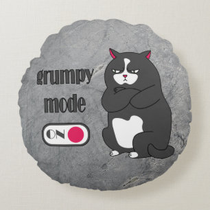 Grumpiger Modus bei lustiger, dicker Katze Rundes Kissen