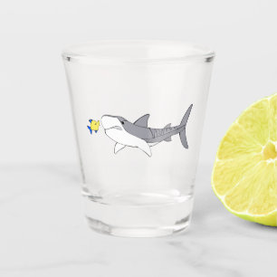 Grumpiger Tigerhai und niedlicher Gelbfisch Schnapsglas