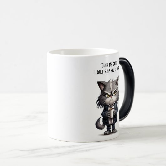 Grumpische Katze mit Tasse Kaffee (VorderseiteRechts)