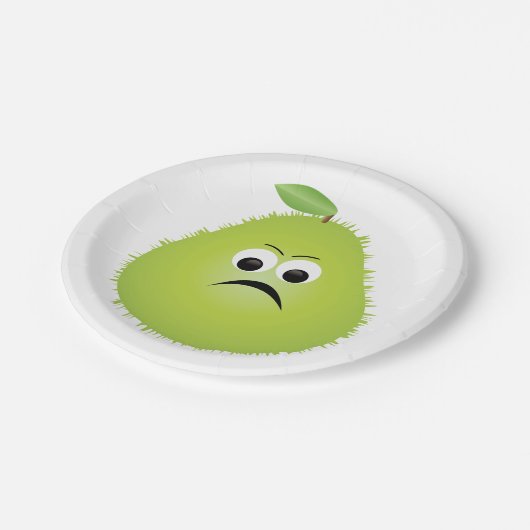 Grumpy Fuzzy Pear Face Funny Fruit Character Pappteller (Schrägansicht)