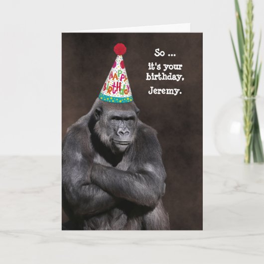 Grumpy Gorilla in Party Hat Birthday Personalized Karte (Vorderseite)