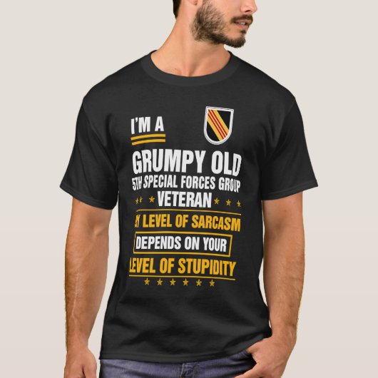 Grumpy Old 5th Special Forces Group Veteran Father T-Shirt (Vorderseite)