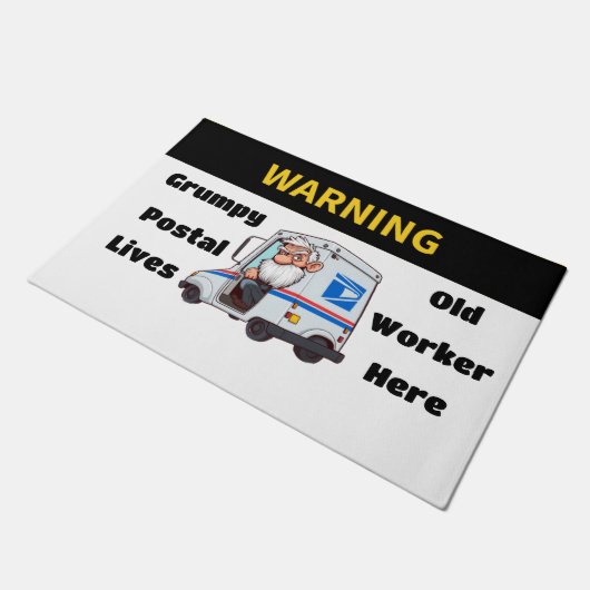 Grumpy Old Postarbeiter lebt hier Fußmatte (Schrägansicht)
