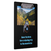 Grumpy Owl Nesting on Monogram Egal Foto Klemmbrett (Rechts)