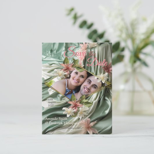 Grün, Creme, Seidenraupen und farbige Blume Ankündigungspostkarte (Stehend Vorderseite)