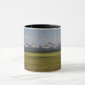 Grün-Felder und Rolling Hills mit Bergen Tasse (Zentrum)