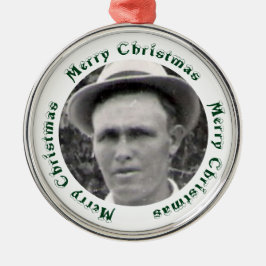 Grün fröhlicher Weihnachtstext umkreist Foto der F Ornament Aus Metall