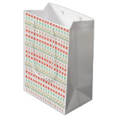 Grün-Gelb-Rot-Pixel-Strickmuster Mittlere Geschenktüte (Rückseite Schrägansicht)