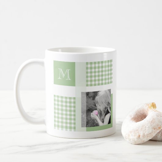 Grün hinzufügen Sie Ihr Foto Gingham Modern Monogr Kaffeetasse (Mit Donut)
