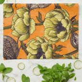 Grün im gelben Anemonengarten Geschirrtuch (Gefaltet)