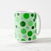 grün mit den Polka-Punkten von Envy, Kaffeetasse (VorderseiteRechts)