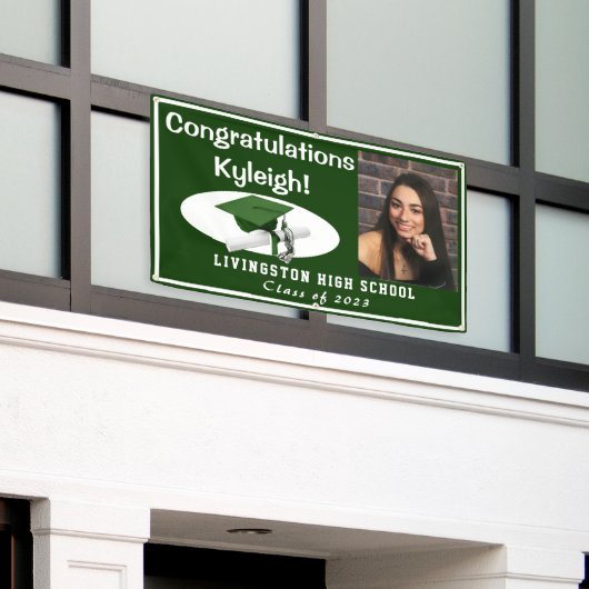 Grün mit Weißakzenten Vinyl Abschluss Foto Banner (Äußeres Gebäude)