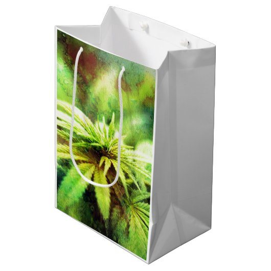 Grün Mittlere Geschenktüte (Vorderseite Schrägansicht)