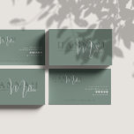 Grün | Moderner Minimalistischer QR-Code Visitenkarte<br><div class="desc">Modernes Design mit minimalistischem solidem grünem Hintergrund mit Ihrem Namen oder Firmennamen in der Schrift. Die Hintergrundfarbe kann personalisiert sein. Fügen Sie Ihre vollständigen Kontaktdaten und den QR-Code auf der Rückseite ein. Minimalistisches Design für jede Art von Unternehmen. Diese vollständig bearbeitbare doppelseitige Visitenkartenvorlage wird Ihre Marke sicher verbessern und erhöhen....</div>