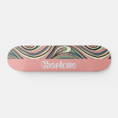 Grün, Rosa rot, dunkelblauer Retro Swirl Skateboard (Horizontal)