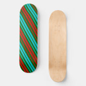 Grün Rot Blau Streifen Muster Skateboard (Vorderseite)
