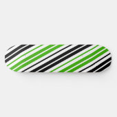 Grün Schwarz Weiß Streifen Muster Design Skateboard (Horizontal)