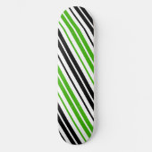Grün Schwarz Weiß Streifen Muster Design Skateboard (Vorderseite)
