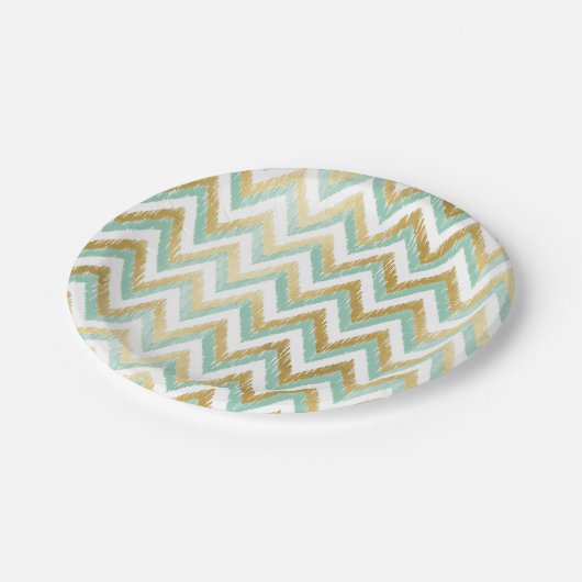 Grün und Imitate Gold Found Zickzack Ikat Muster Pappteller (Schrägansicht)