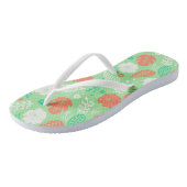 Grün- und Orangefarbenes tropisches Blattmuster Badesandalen (Schrägansicht)