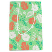 Grün- und Orangefarbenes tropisches Blattmuster Mittlere Geschenktüte (Vorderseite)