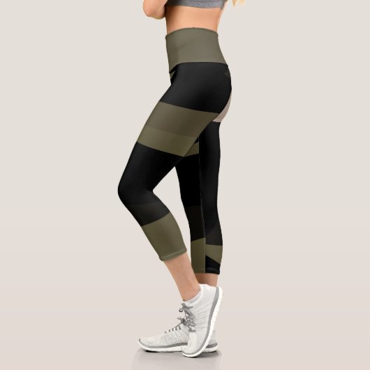 grün und schwarz abstrakt capri leggings (Links)