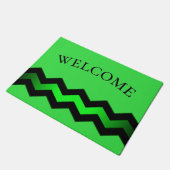 Grün und Schwarz Akzent auf leuchtendem Grün willk Fußmatte (Schrägansicht)
