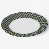 grün und schwarz Kariert Pappteller (Schrägansicht)