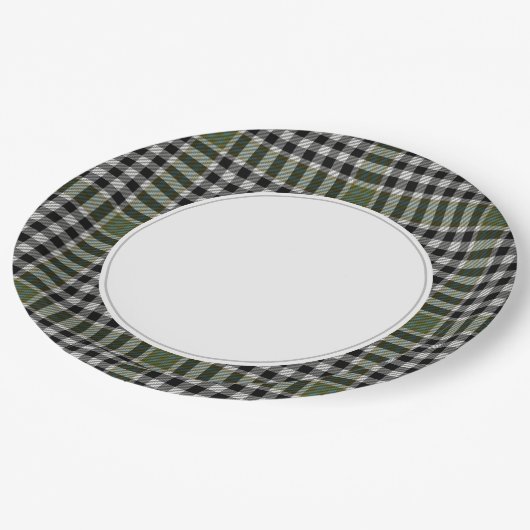 grün und schwarz Kariert Pappteller (Schrägansicht)