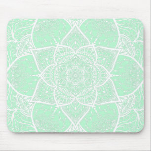 Grün und Weiß Mandala - Loergann in Jade Mousepad