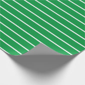 Grün-weiß gestreiftes Geschenkpapier (Ecke)