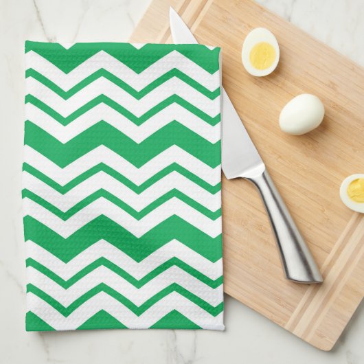 Grün-weißes Chevron-Zickzack-Musterdesign  Geschirrtuch (Viertel Falte)