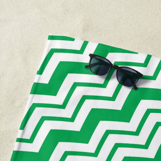 Grün-weißes Chevron-Zickzack-Musterdesign Strandtuch (Beispiel)